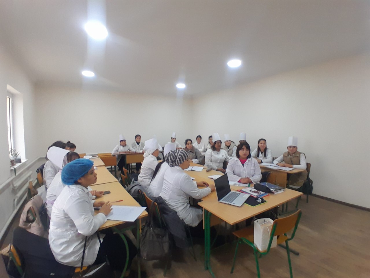 " Bir asar tarixi " shiori ostida Abu Ali Ibn Sino nomidagi jamoat salomatlik texnikumida davra suhbati tashkil qilindi.